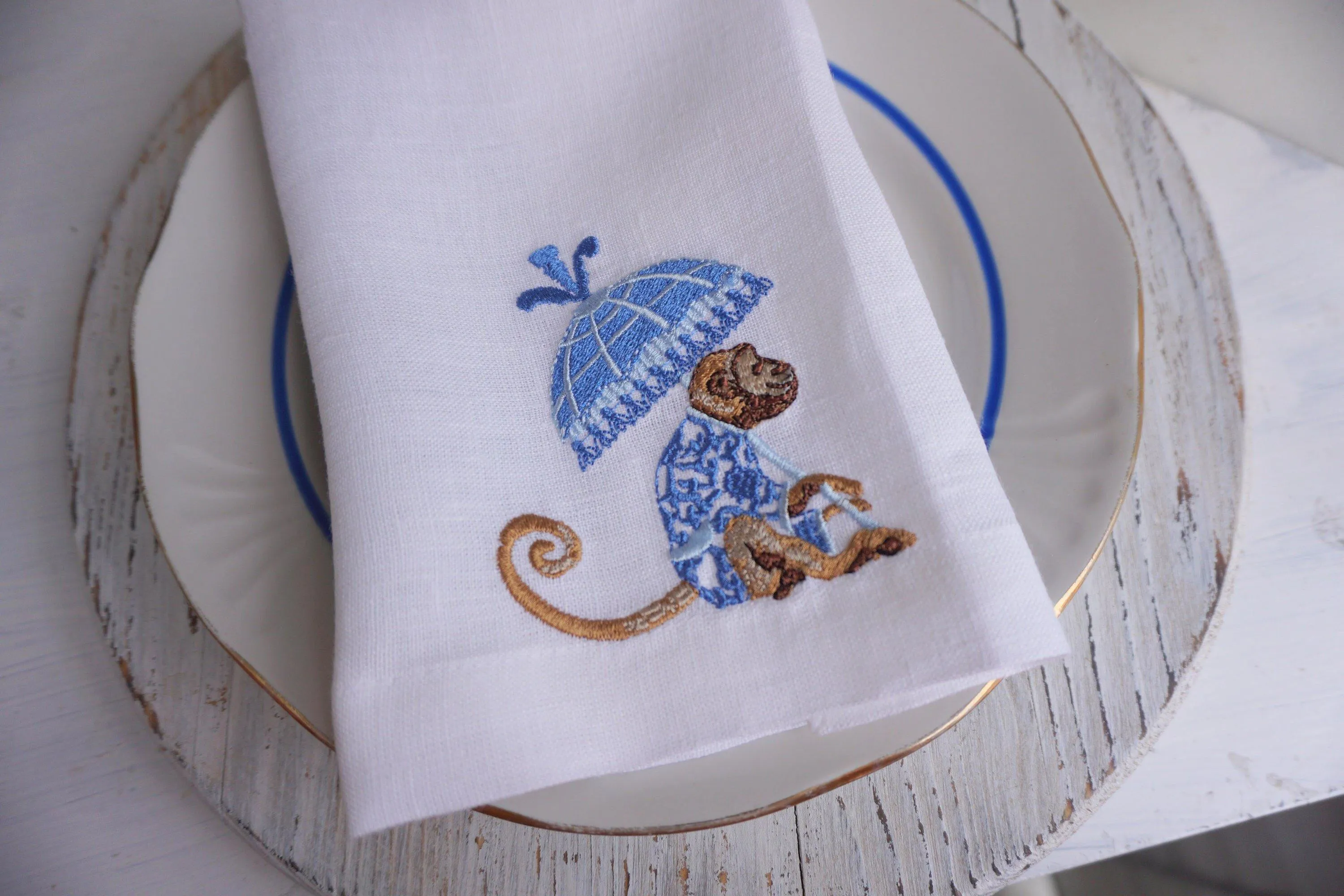 #090 | Chinoiserie Chic Monkey with Parasol | Linen napkins