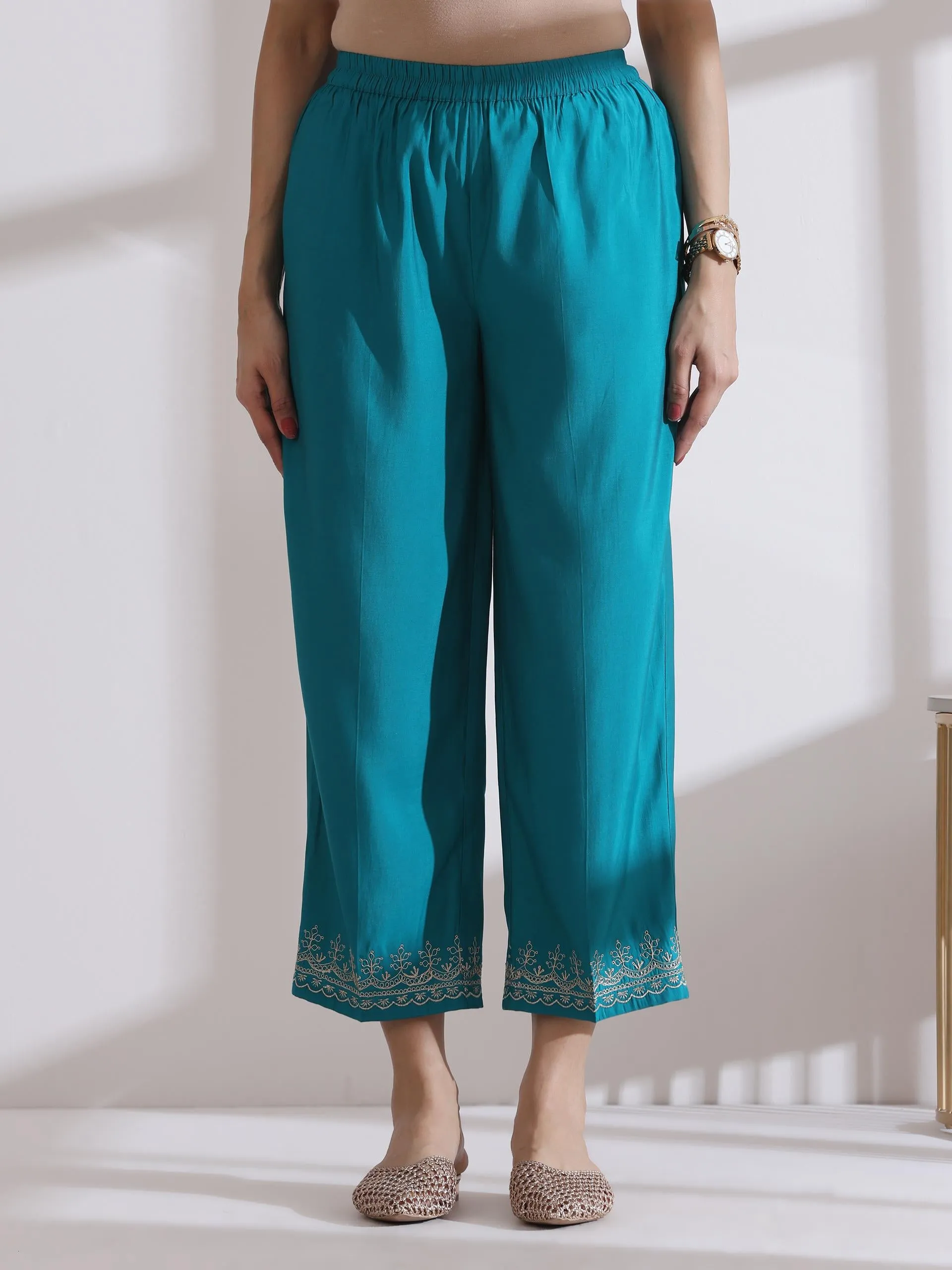 2 Pc Set - Prf'T Lux Fuchsia Sleeveless Embroiderd Kurta With Airskin Green Pants