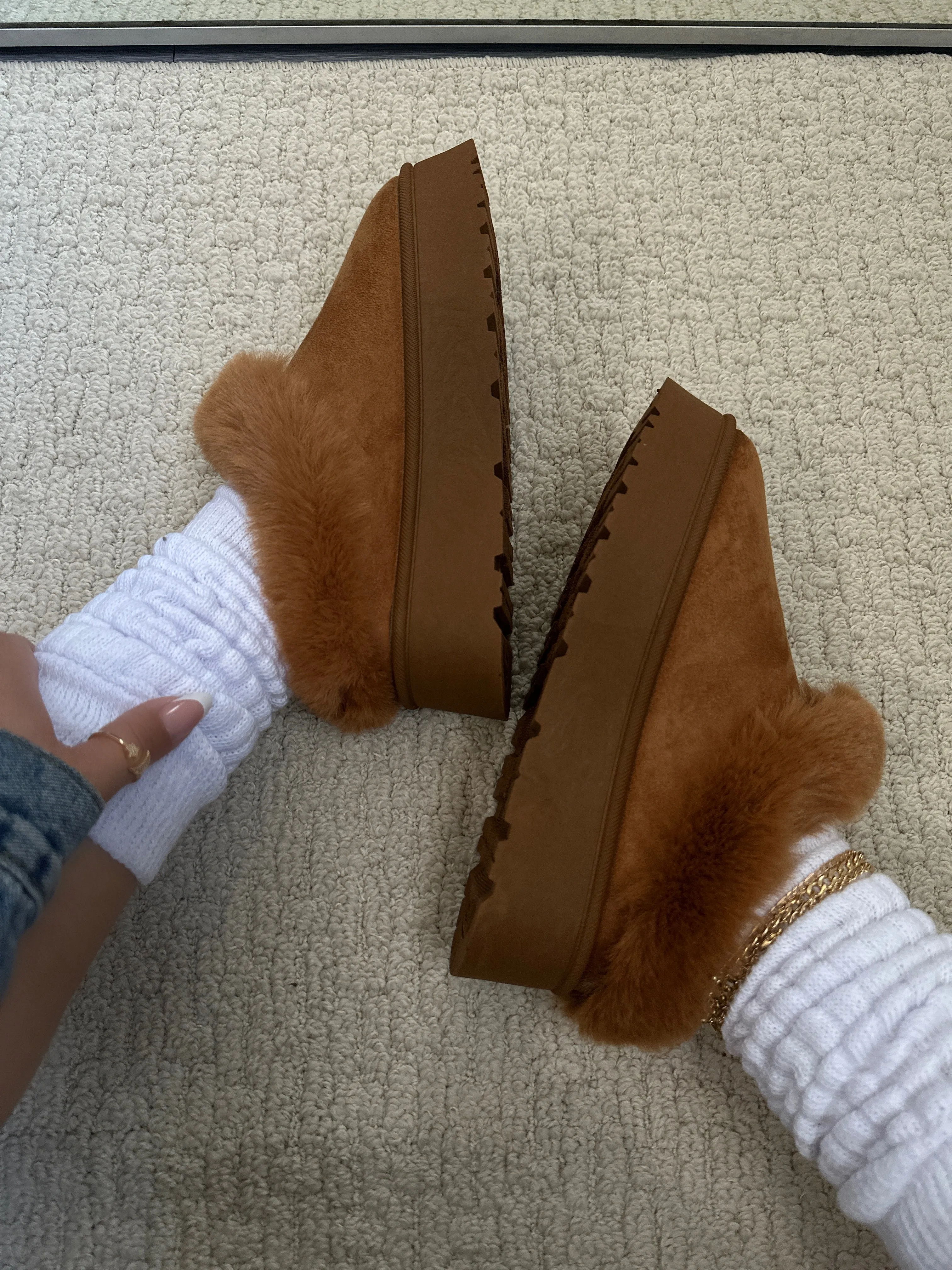 Atziri Fur Lined Slipper- Camel