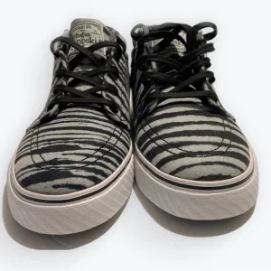 Black &amp; gray Nike Stefan Janoski skateboarding shoes. Size 5