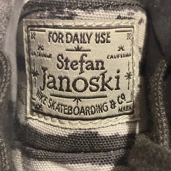 Black &amp; gray Nike Stefan Janoski skateboarding shoes. Size 5