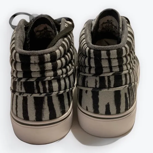 Black &amp; gray Nike Stefan Janoski skateboarding shoes. Size 5