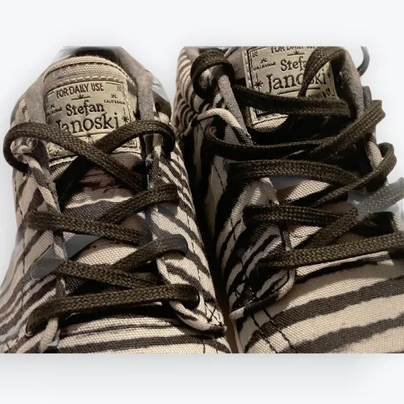 Black &amp; gray Nike Stefan Janoski skateboarding shoes. Size 5