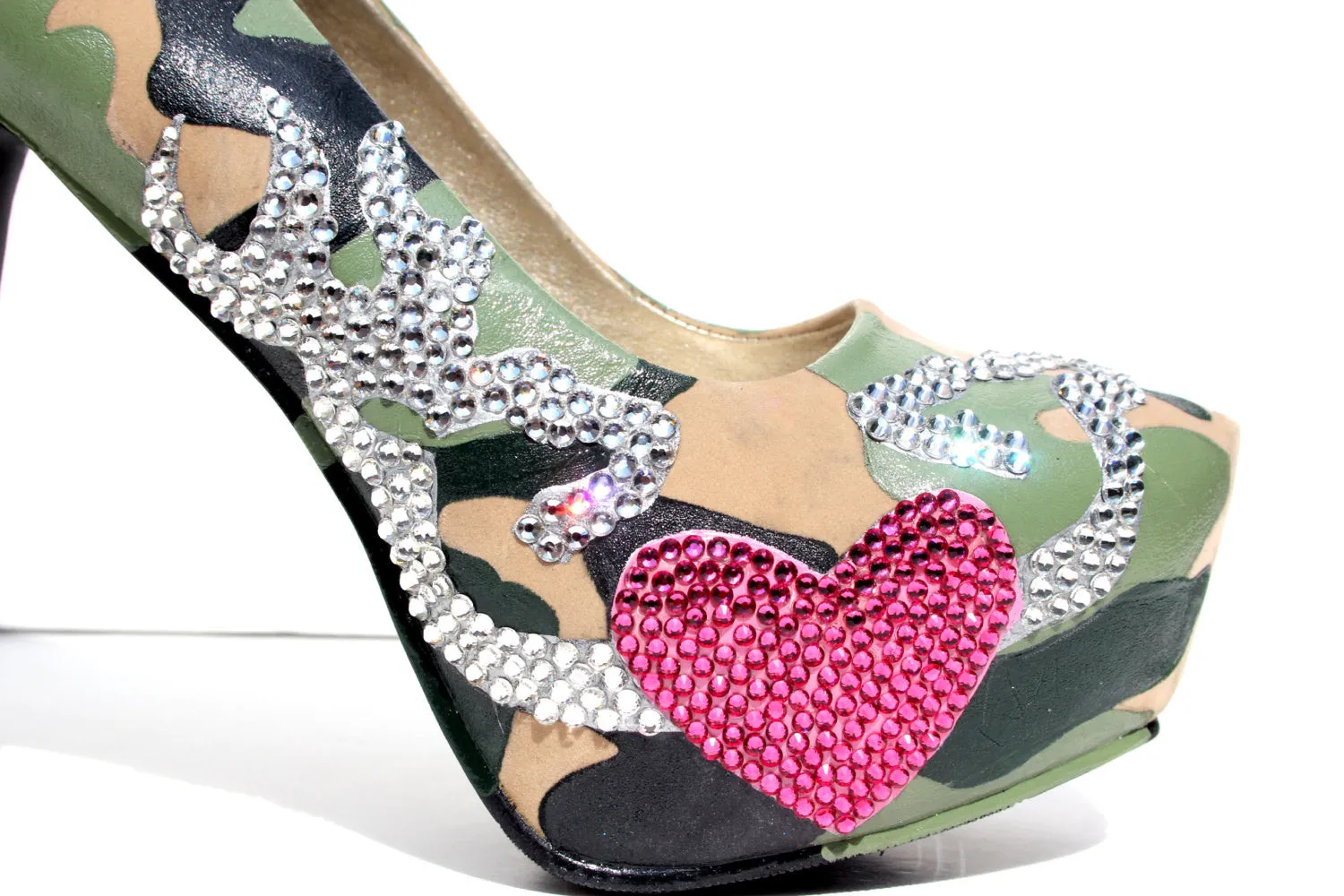 Camouflage Wedding Heels with Heart and Deers