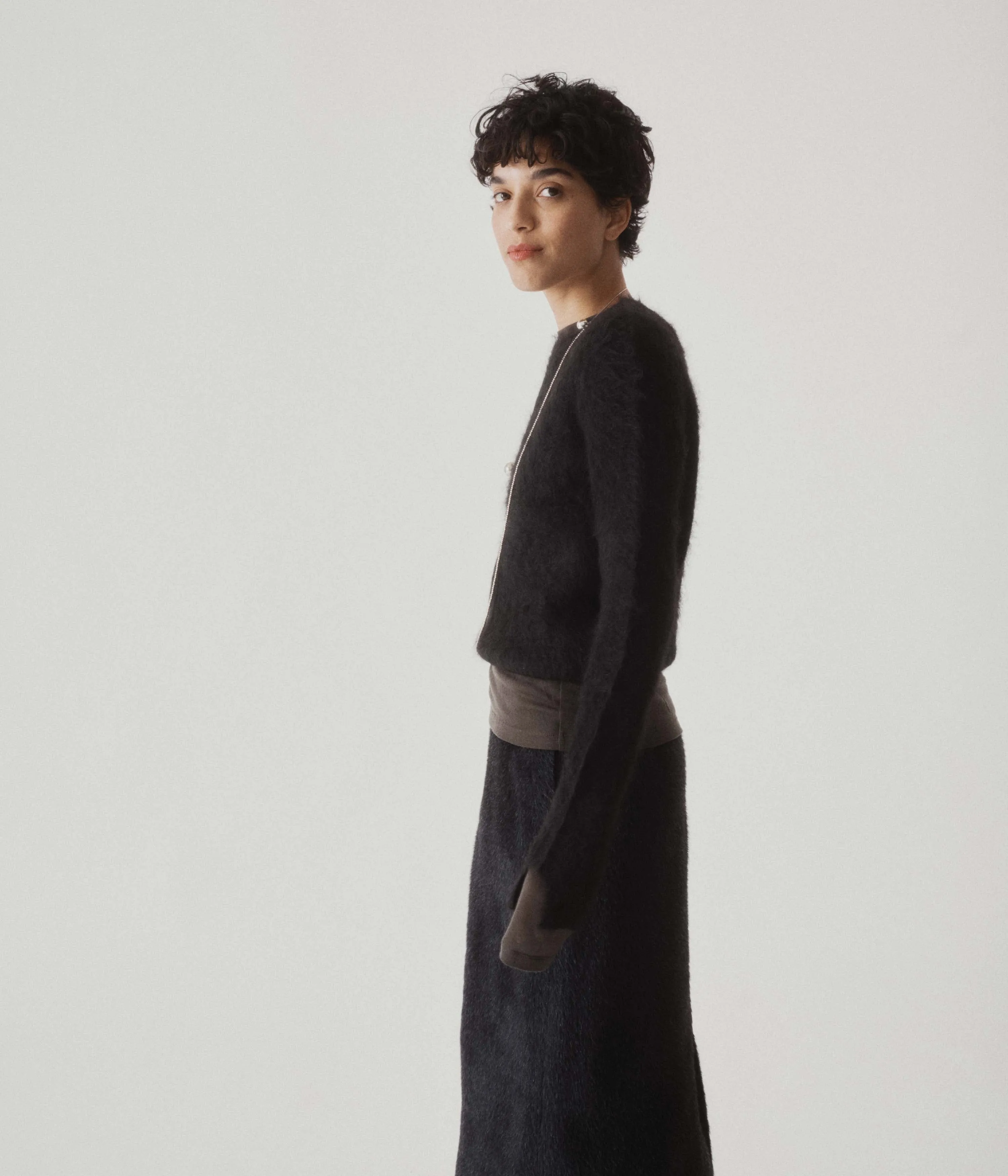 CROPPED SWEATER IN BLACK