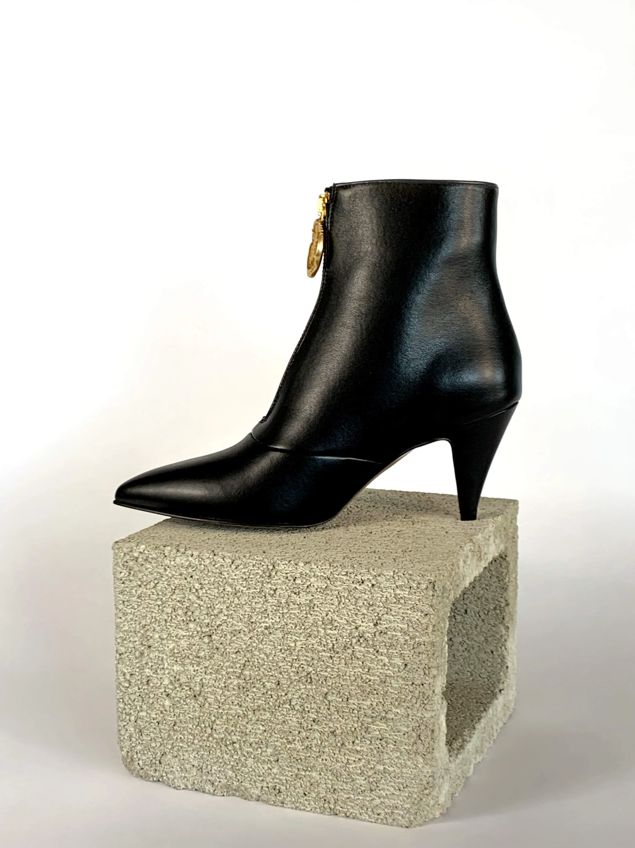 Debbie - Black