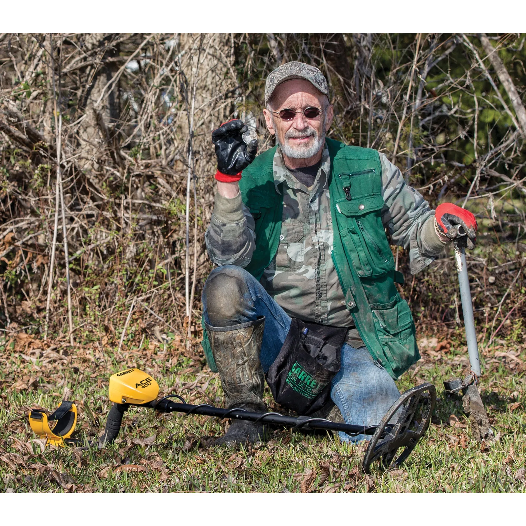 Garrett ACE 400 Metal Detector with Waterproof Coil Pro-Pointer II and Carry Bag