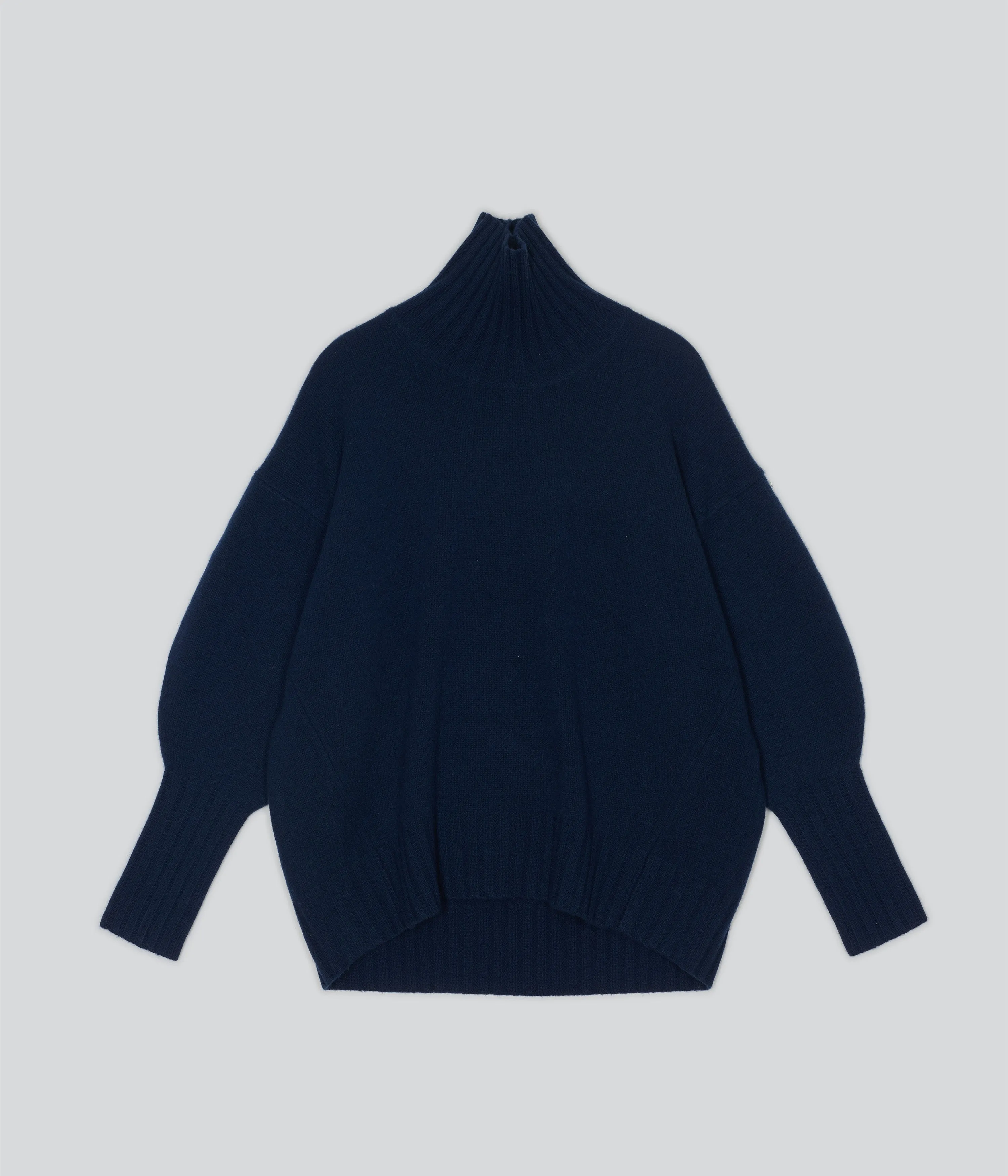 HIGHCOLLAR SWEATER  IN INDIGO