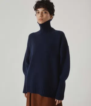 HIGHCOLLAR SWEATER  IN INDIGO