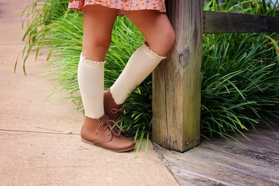 Little Stocking Co Lace Top Knee High Socks - Vanilla Cream