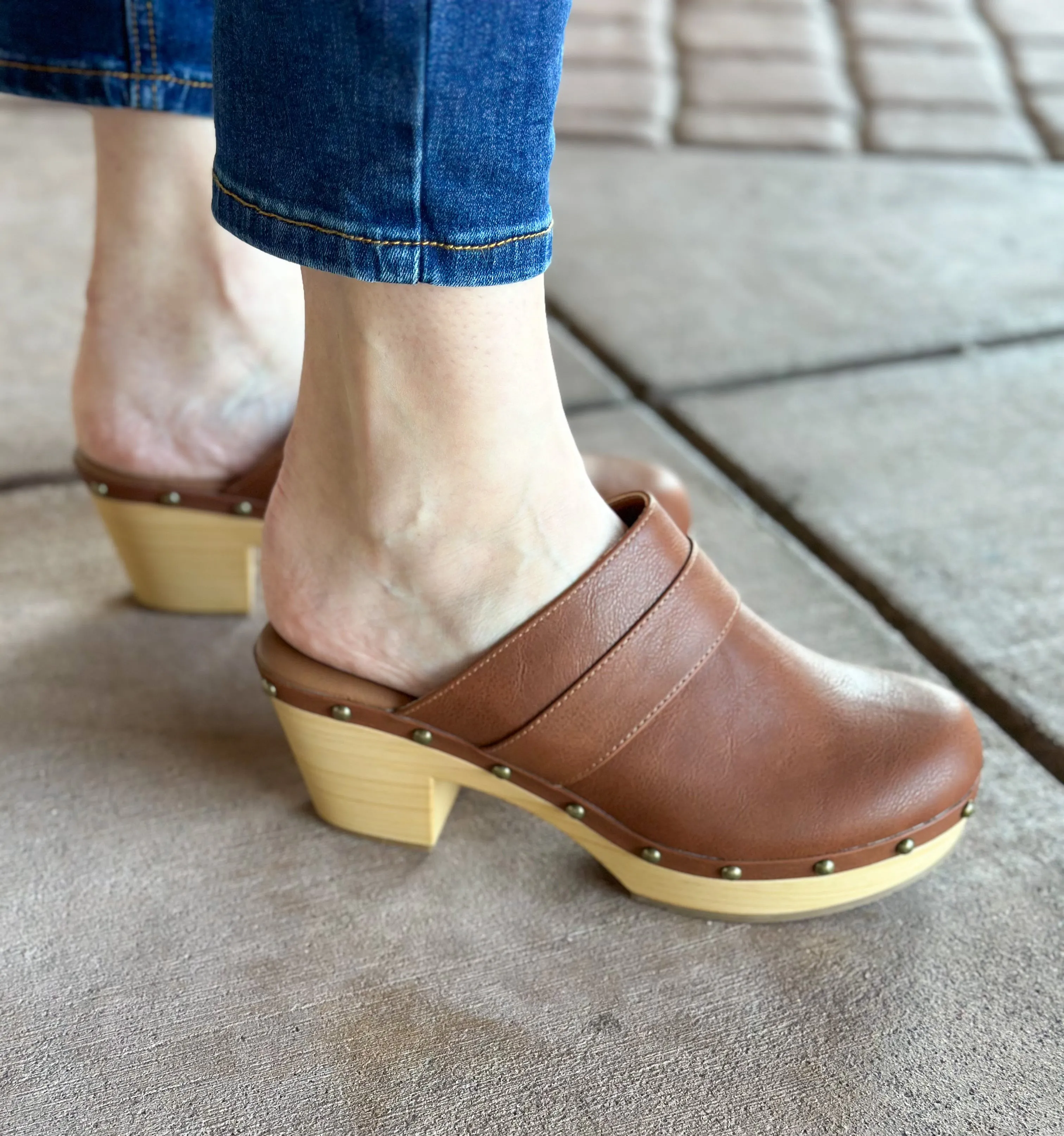 Maverick Heeled Clog - Cognac