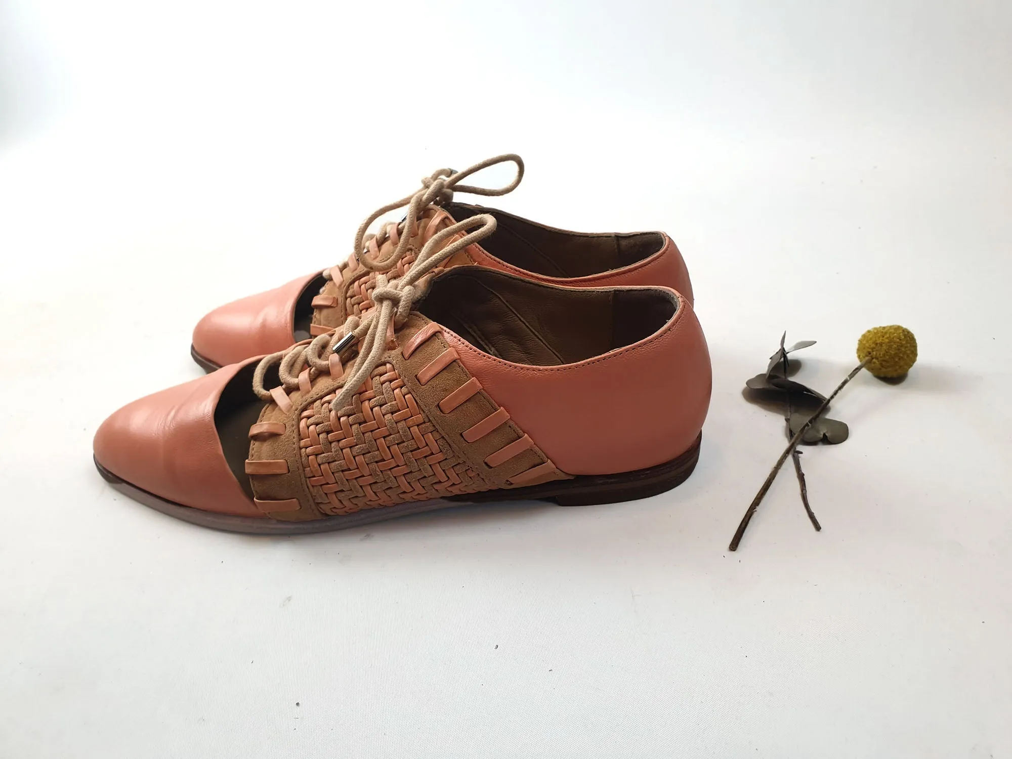 Mimco pink leather laceup shoes size 41