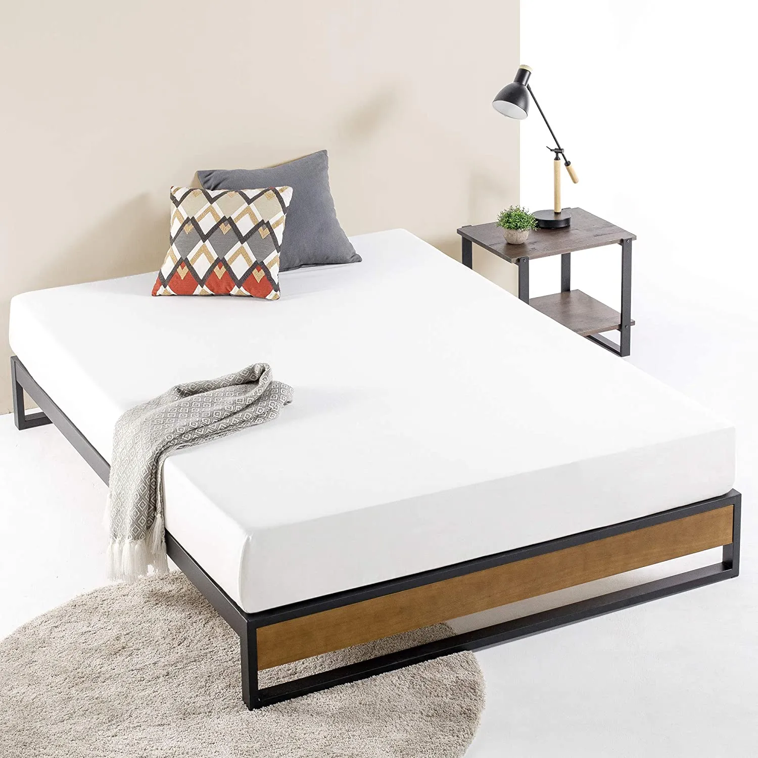 New in box! ZINUS GOOD DESIGN Award Winner Suzanne 10 Inch Metal and Wood Platform Bed Frame / No Box Spring Needed / Wood Slat Support, Brown, Twin! Retails $207 