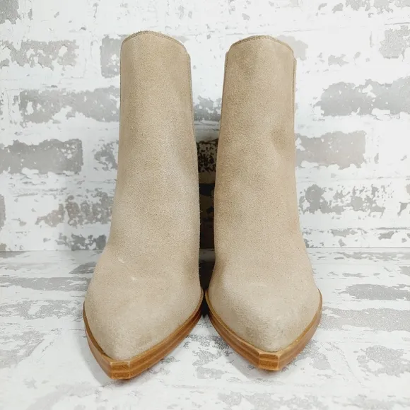 NEW Marc Fisher LTD Oshay Chelsea Suede Pointed Ankle Bootie Beige Tan i203
