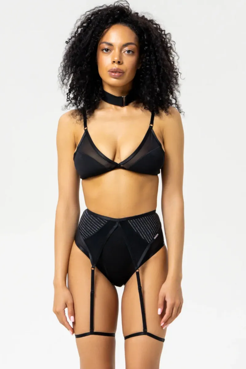 Queen Garter Belt - Black Diamond