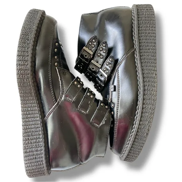 T.U.K. Black 3 Buckle Silver Studded Pointed Toe Creepers 1.5” Platform