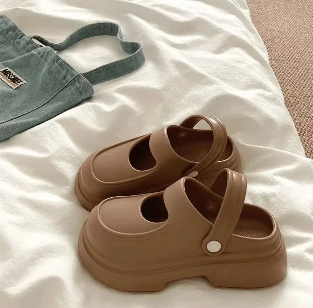 Woman Slippers Summer Outwear Trendy and Fashionable Beach Shoes Comfortable and Non Slip Two Wearing Sandals