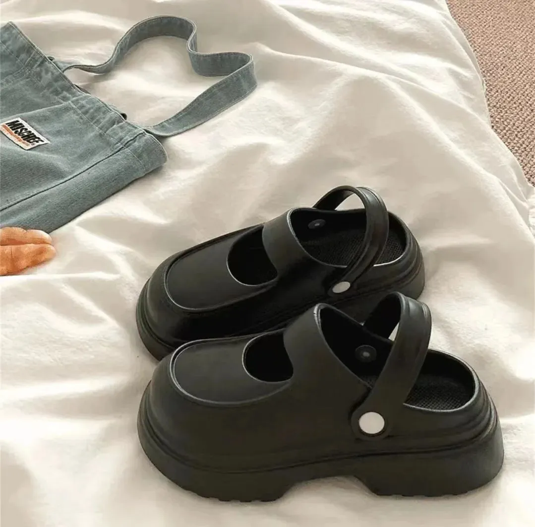 Woman Slippers Summer Outwear Trendy and Fashionable Beach Shoes Comfortable and Non Slip Two Wearing Sandals
