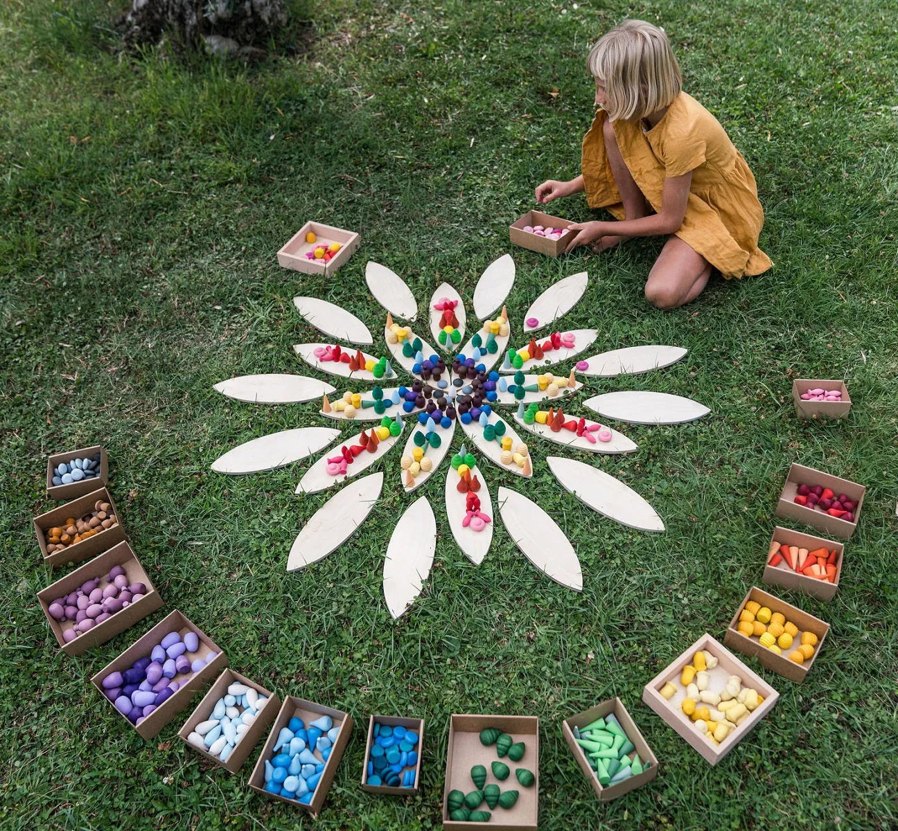 Wood Petals Platform 24pcs
